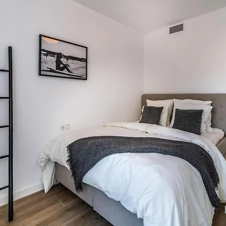 Sierra Park - 18 Newly Renovated With Pool, Gym, Jacuzzi And Padel Apartment