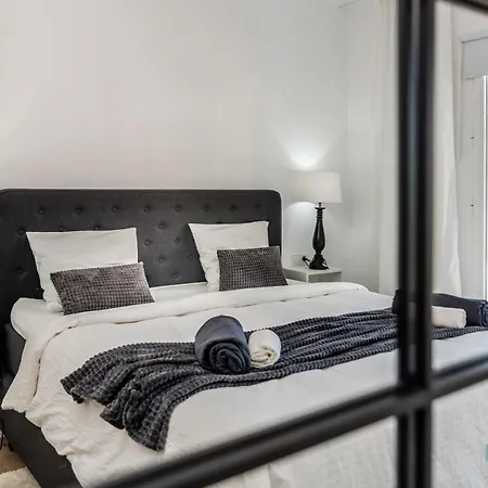 Sierra Park - 18 Newly Renovated With Pool, Gym, Jacuzzi And Padel Apartment